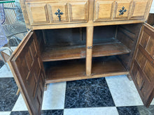 Cargar imagen en el visor de la galería, 1062 - Large solid Castilian bureau (100cm x 48cm, 118cm)
