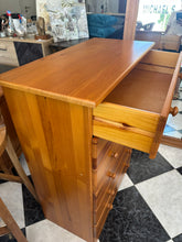 Cargar imagen en el visor de la galería, 1102 - Pine chest of drawers (100cm x 40cm, 100cm high)

