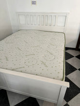 Load image into Gallery viewer, 1046 - White bedframe + mattress (160cm x 200cm)
