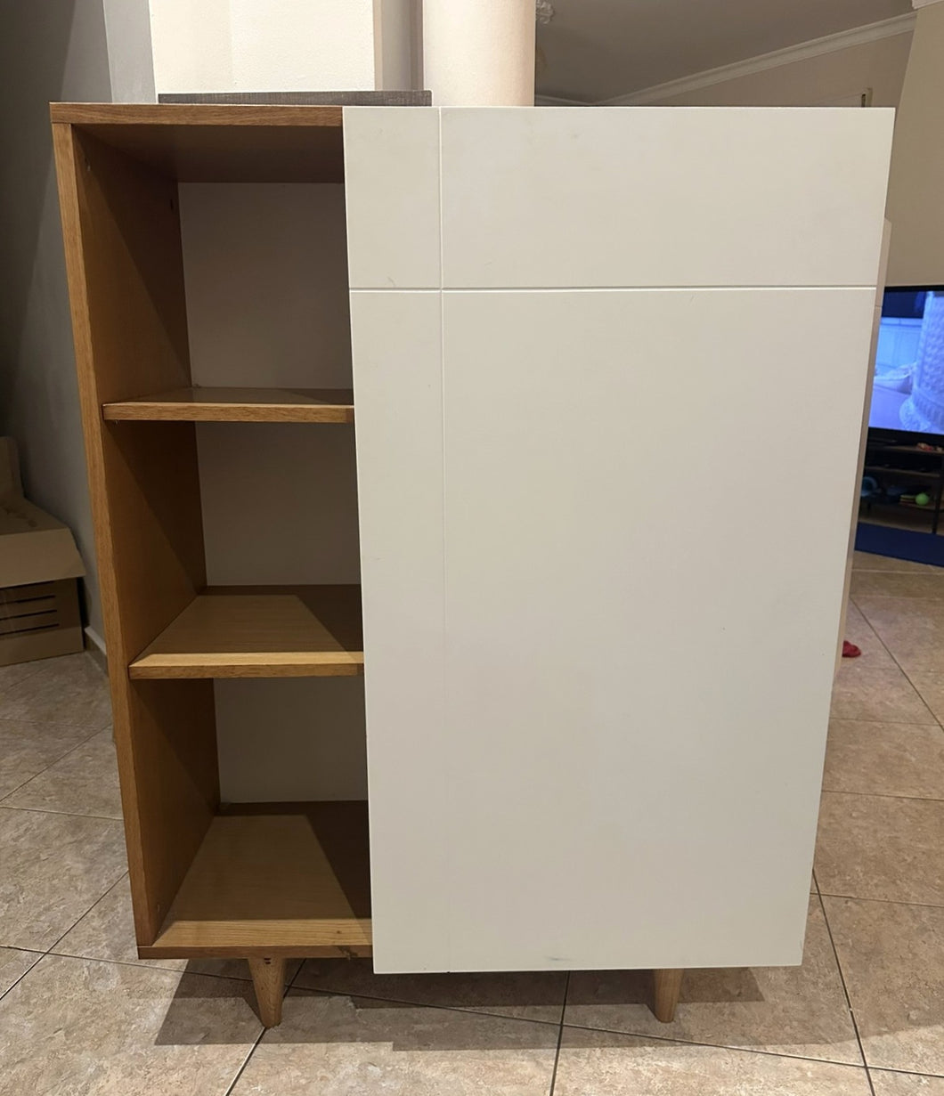 1032 - Large (90cm x 42cm, 120cm high) cabinet (shelves inside, the bottom shelf is not mounted on the photo, will be shortly) (we have TWO in stock!)