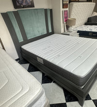 Load image into Gallery viewer, 1020 - High quality bed bedframe with velvet headboard + base + high quality as new mattress (160cm x 200cm). All in very good condition!
