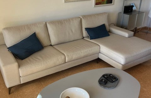 1000 - Fabric L-shaped sofa. COMING TO THE SHOP THIS AFTERNOON, PHOTOS WILL BE UPDATED!