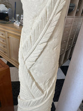 Load image into Gallery viewer, 1124 - Left: High quality floor lamp (156cm) 95€   Right: Lamp (115cm) 35€.
