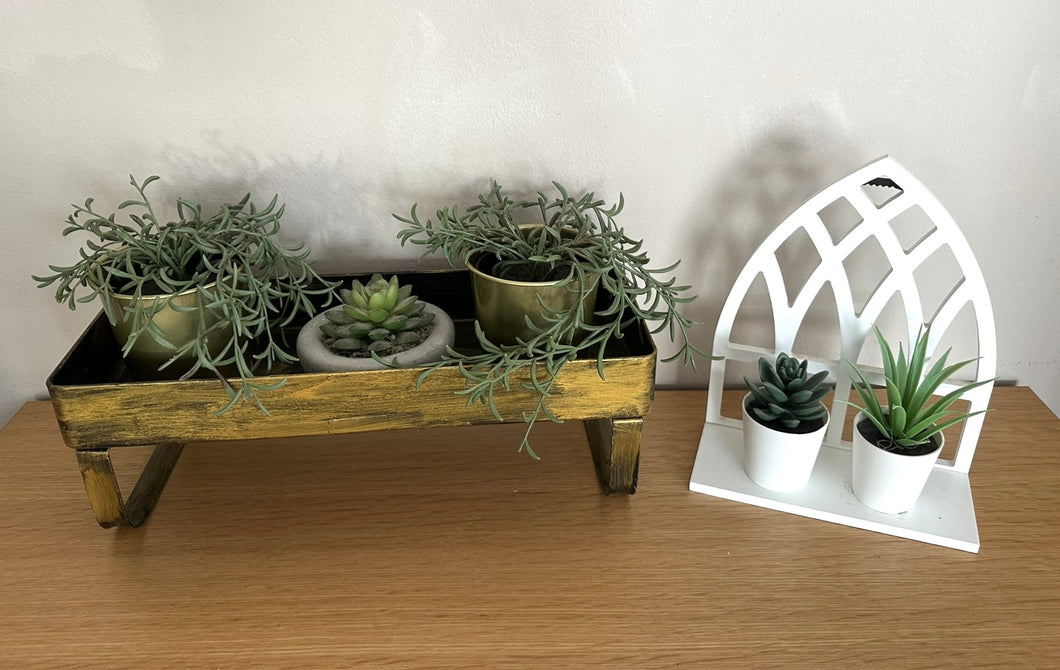 1157 - Plant decoration. (Left: 40cm wide 20€, Right: 10€ 25cm high)
