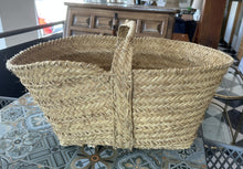Load image into Gallery viewer, 1048 - Large basket. (80cm x 40cm)
