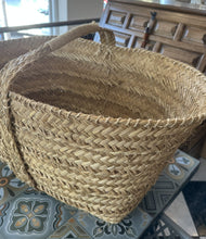 Load image into Gallery viewer, 1048 - Large basket. (80cm x 40cm)
