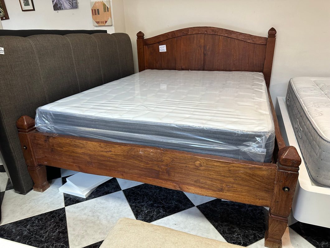 1035- THIS BED CAME IN A FEW WEEKS AGO, BUT NOW WITH ADDED MATTRESS (NEW!) Large, solid rustic bed with NEW mattress (160cm x 200cm)