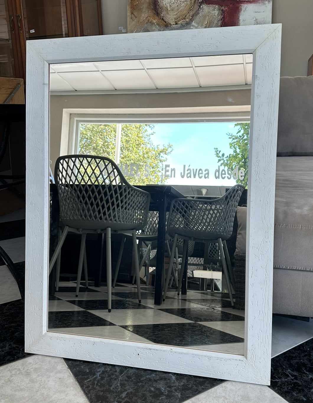 1100 - Wooden mirror (73cm x 94cm)