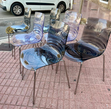 Load image into Gallery viewer, 1102 - Set of 6 good quality dining chairs, 225€ for all 6
