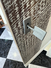 Load image into Gallery viewer, 1007 - Large high quality shelf in as new (with keys!) (100cm x 40cm, 190cm high)
