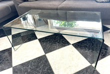 Load image into Gallery viewer, 1042 - Glass coffee table (110cm x 60cm, 41cm high)
