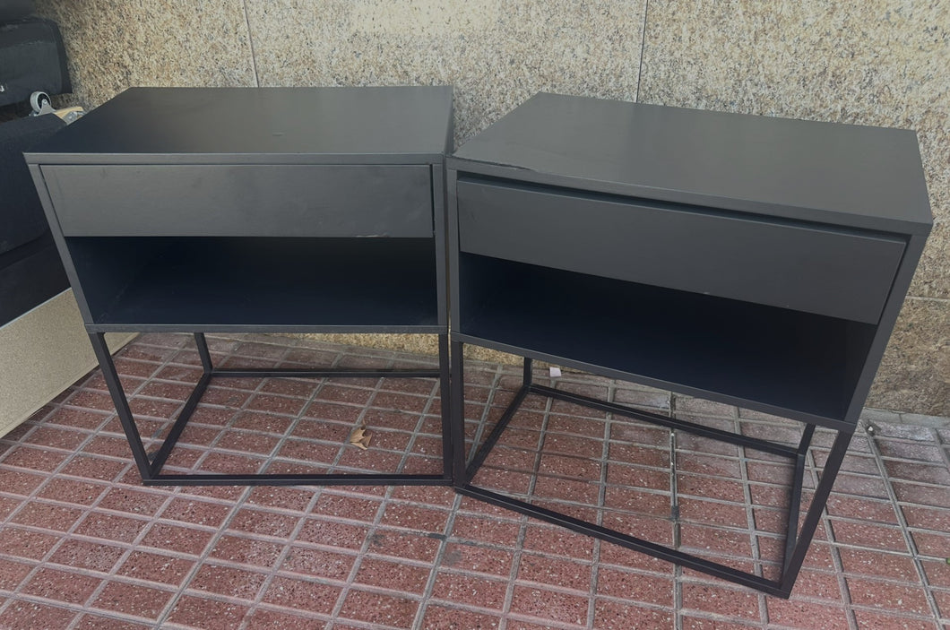 1200 - Two large black metal bedsides, 45€ for both,(60cm x 39cm, 66cm high) not in perfect condition, hence the price.