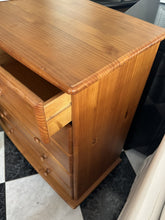 Load image into Gallery viewer, 1162 - Pine chest of drawers (85cm x 43cm, 95cm high)
