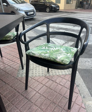 Load image into Gallery viewer, 1021 - Small dining table (110cm x 67cm) + 4 chairs + cushions. 125€ for the set.
