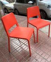 Cargar imagen en el visor de la galería, 1171 - Red chairs, good quality ones, 50€ for both.
