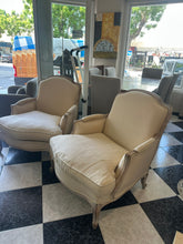 Cargar imagen en el visor de la galería, 1013 - Two vintage style large armchairs.
