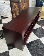 Load image into Gallery viewer, 1096 - TV-table (160cm x 45cm, 51cm high).
