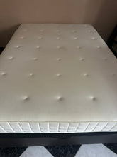 Load image into Gallery viewer, 1066 - Canapè (lift up base) + mattress, all in good condition! (135cm x 200cm)
