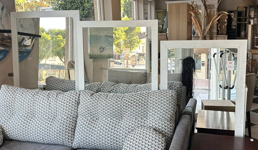 1190 - White mirrors (Left: 40€ 83cm x 163cm, Middle: 40€ 152cm x 82cm, Right: 30€  73cm x 133cm)