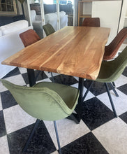 Cargar imagen en el visor de la galería, 1007 - High quality wooden dining table (180cm x 96cm) + 6 chairs.
