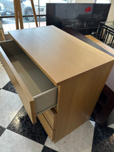 Load image into Gallery viewer, 1098 - Chest of drawers (81cm x 48cm, 77cm high)
