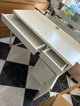 Load image into Gallery viewer, 1205 - Desk (105cm x 50cm, 76cm)
