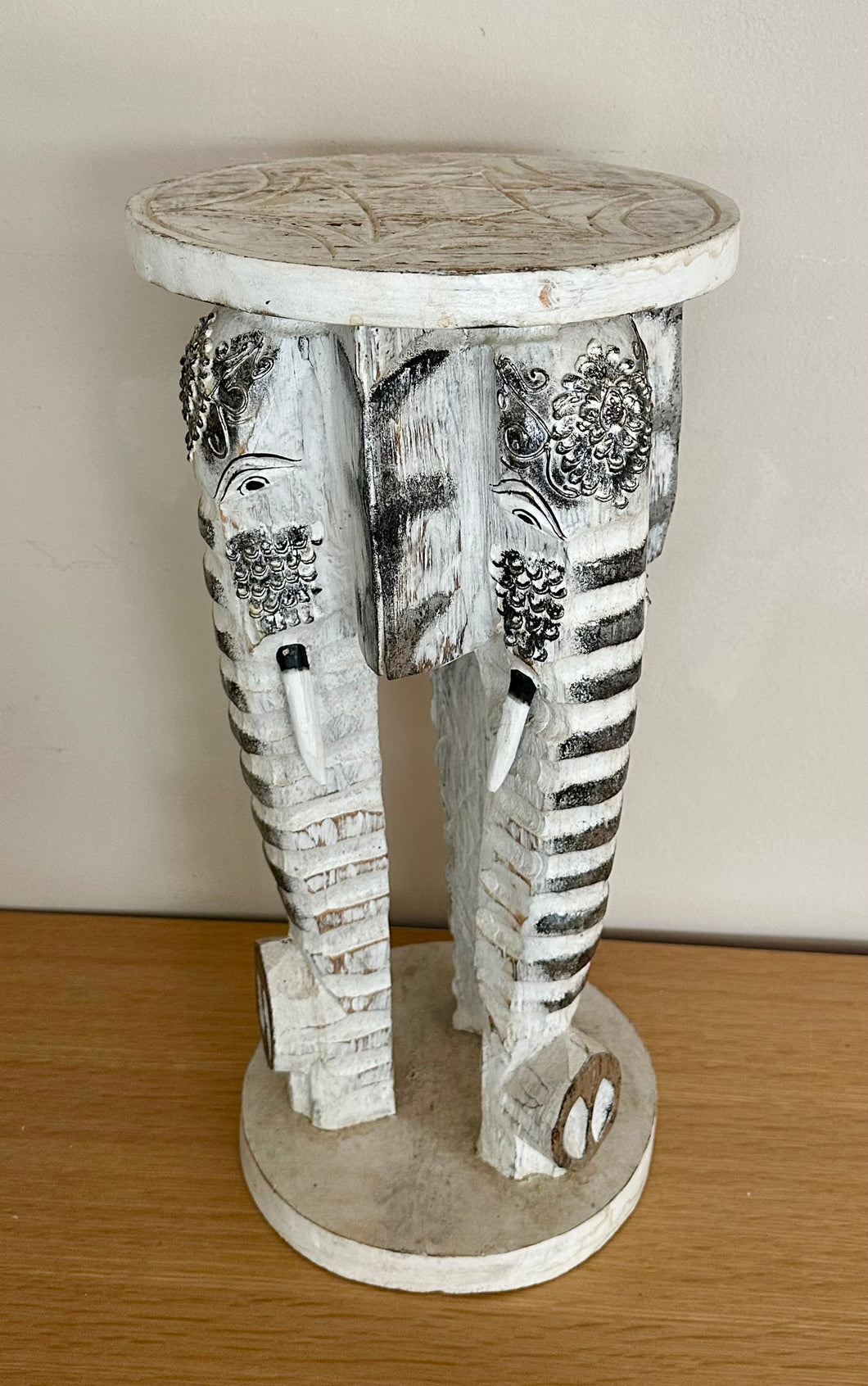1062 - Wooden  pedestal (25cm across, 50cm high)