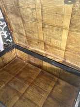 Load image into Gallery viewer, 1005 - Vintage Oriental chest (95cm x 64cm, 47cm high)
