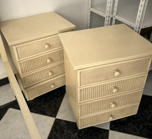 Load image into Gallery viewer, 1064 - Bed (MATTRESS AND BASE COMING! PHOTOS WILL BE UPDATED) 160cm + 2 bedsides. (Matching chest of drawers and mirror, Ref#1063)
