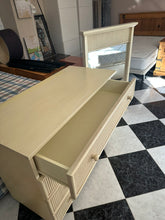 Cargar imagen en el visor de la galería, 1063 - Heavy solid (good quality) chest of drawers (measurements coming, but 104cm wide) + mirror. 145€ for both!  (Matching bed and bedsides Ref#1064)
