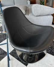 Load image into Gallery viewer, 1044 - Leather swivel chair.
