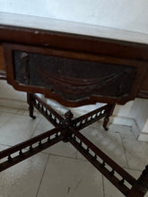 Cargar imagen en el visor de la galería, 1157 - Vintage small dining table. (90cm across, 75cm high)
