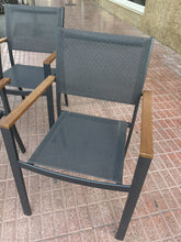 Cargar imagen en el visor de la galería, 1033 - Set of 6 outdoor chairs in very good condition.
