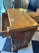 Cargar imagen en el visor de la galería, 1035 - Chest of drawers (80cm x 46cm, 82cm high)
