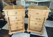 Cargar imagen en el visor de la galería, 1034 - Set of bedside tables, 125€ for both. (42cm x 36cm, 64cm high)
