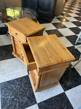 Cargar imagen en el visor de la galería, 1034 - Set of bedside tables, 125€ for both. (42cm x 36cm, 64cm high)
