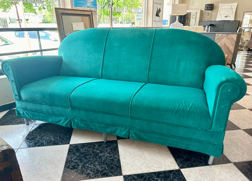 1121 - Turquoise sofa (190cm) A little more darker and more to green than on the photo.