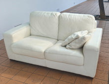 Cargar imagen en el visor de la galería, 1001 - High quality leather sofa suite! (Two-seater: 175cm wide, 90cm deep + Three-seater: 210cm wide, 90cm deep) In good condition!  695€ for both!
