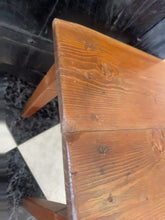Cargar y reproducir el video en el visor de la galería, 1177 - Small solid table (57cm x 43cm, 42cm high)
