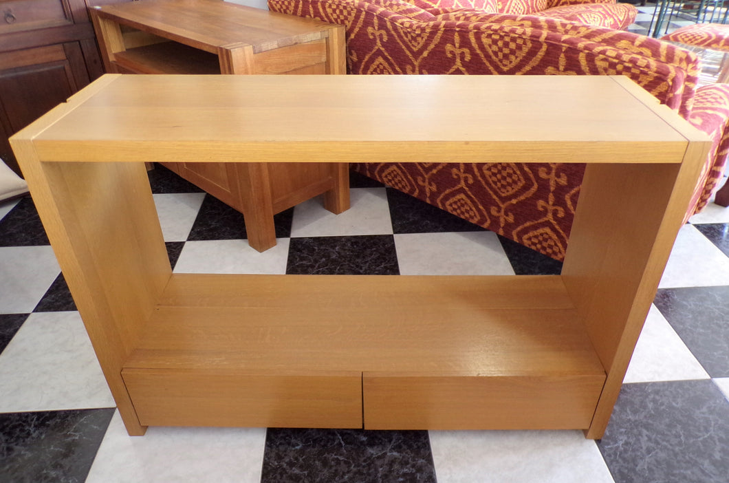 1207 - Very nice oak veneer Tv-table or sideboard (120cm x 39cm, 80cm high) with two drawers.