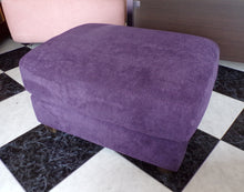 Cargar imagen en el visor de la galería, 1068 - Very nice fabric purple sofa  (200cm) 225€ (foot rest sold!!)

